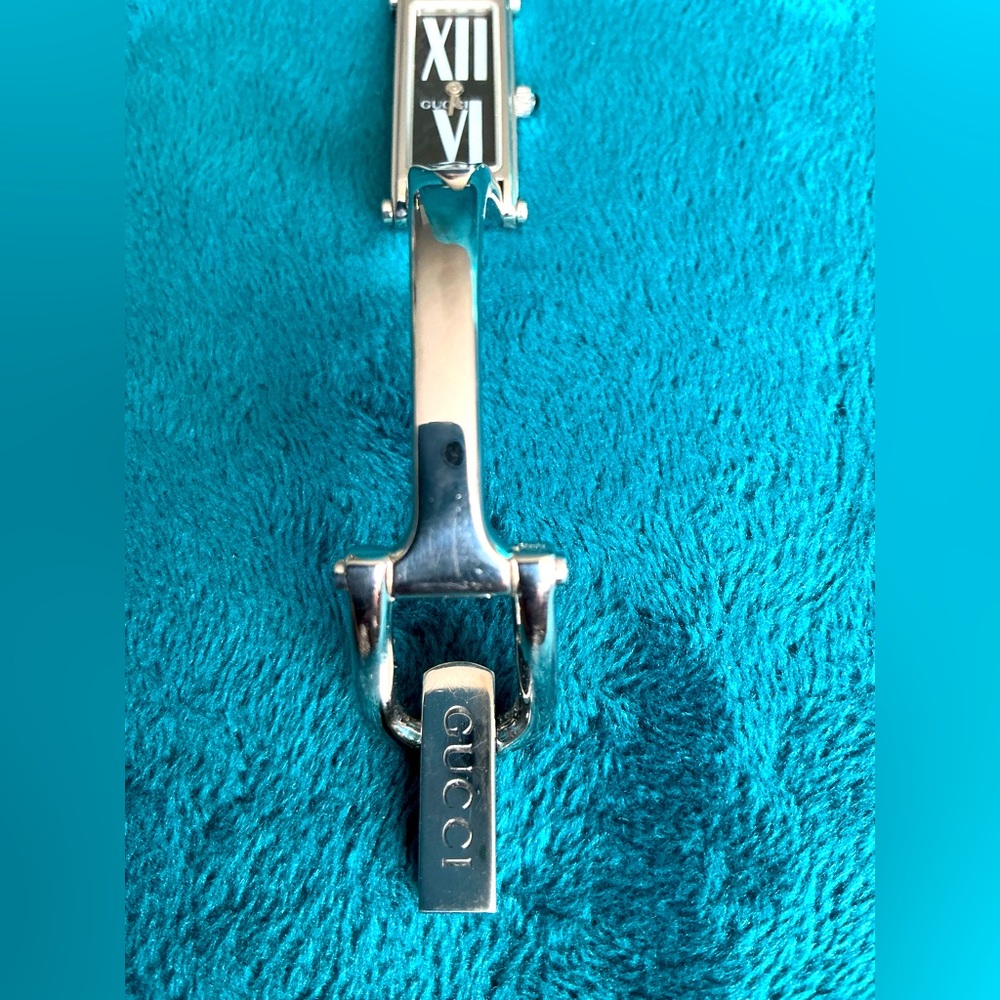 GUCCI bangle watch🔥SO NICE🔥 - Picture 12 of 14